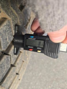 2000 International 4700 Lift-All Aerial Lift Truck