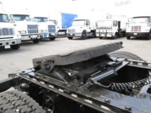 2005 Freightliner Columbia Diesel 6x4 Day Cab