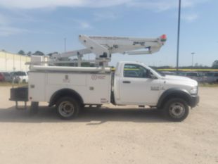 2018 Dodge 5500 Diesel 4x4 Duralift DTAS-38TS Bucket Truck