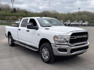 Crew Cab 3/4 ton AWD Diesel 10,000 lbs Pickup Truck