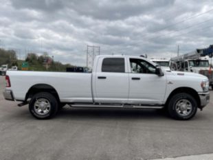 Crew Cab 3/4 ton AWD Diesel 10,000 lbs Pickup Truck