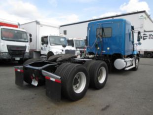 2009 Freightliner Columbia Diesel 6x4 Flat Top sleeper Tractor