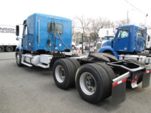 2009 Freightliner Columbia Diesel 6x4 Flat Top sleeper Tractor