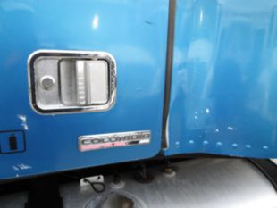 2009 Freightliner Columbia Diesel 6x4 Flat Top sleeper Tractor