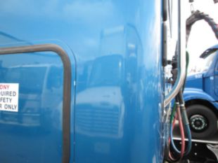 2009 Freightliner Columbia Diesel 6x4 Flat Top sleeper Tractor