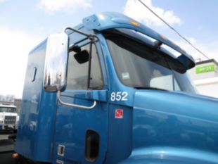 2009 Freightliner Columbia Diesel 6x4 Flat Top sleeper Tractor