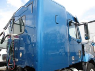 2009 Freightliner Columbia Diesel 6x4 Flat Top sleeper Tractor