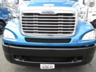 2009 Freightliner Columbia Diesel 6x4 Flat Top sleeper Tractor