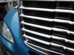 2009 Freightliner Columbia Diesel 6x4 Flat Top sleeper Tractor