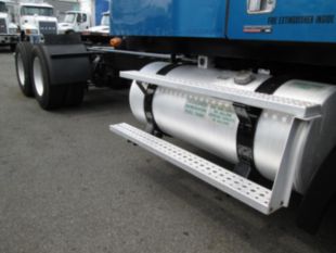 2009 Freightliner Columbia Diesel 6x4 Flat Top sleeper Tractor