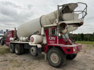 2007 Oshkosh S Series 6x6 Quad-Axle Concrete Mixer Truck