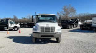 2015 Freightliner M2106 4x4 Cab & Chassis