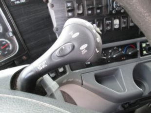 2009 Freightliner Columbia Diesel 6x4 Flat Top sleeper Tractor