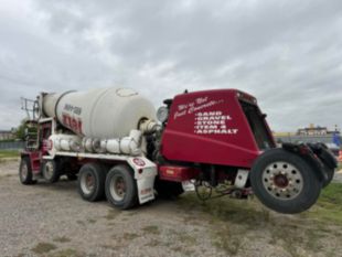 2007 Oshkosh S Series 6x6 Quad-Axle Concrete Mixer Truck