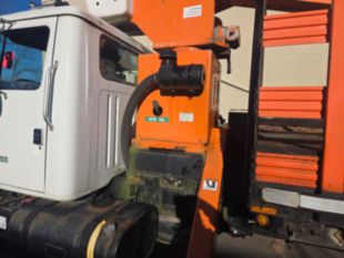 2000 International 4700 Lift-All Aerial Lift Truck