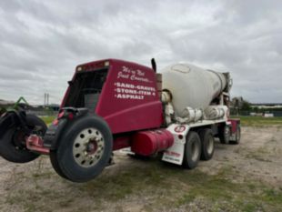 2007 Oshkosh S Series 6x6 Quad-Axle Concrete Mixer Truck