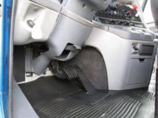 2009 Freightliner Columbia Diesel 6x4 Flat Top sleeper Tractor