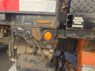 2000 International 4700 Lift-All Aerial Lift Truck