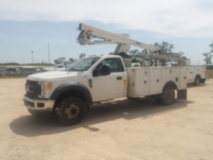 Versalift Telecom Aerial Device Cable Placer on 2017 Ford F550 4x2