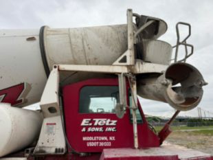 2007 Oshkosh S Series 6x6 Quad-Axle Concrete Mixer Truck