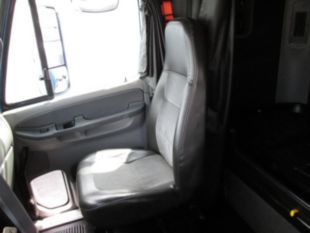 2009 Freightliner Columbia Diesel 6x4 Flat Top sleeper Tractor