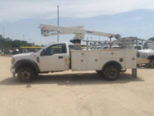 Versalift Telecom Aerial Device Cable Placer on 2017 Ford F550 4x2