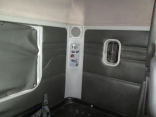 2009 Freightliner Columbia Diesel 6x4 Flat Top sleeper Tractor