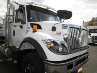 2011 Int'l Diesel 6x4 Extended Cab 7500 Tractor