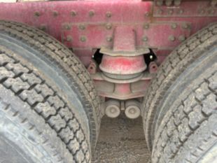 2007 Oshkosh S Series 6x6 Quad-Axle Concrete Mixer Truck