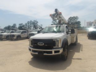 Versalift Telecom Aerial Device Cable Placer on 2017 Ford F550 4x2