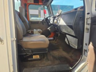 2000 International 4700 Lift-All Aerial Lift Truck