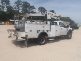 Versalift Telecom Aerial Device Cable Placer on 2017 Ford F550 4x2