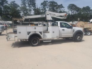 Versalift Telecom Aerial Device Cable Placer on 2017 Ford F550 4x2