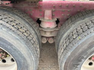 2007 Oshkosh S Series 6x6 Quad-Axle Concrete Mixer Truck