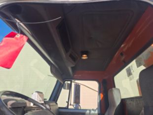 2000 International 4700 Lift-All Aerial Lift Truck
