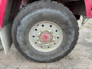2007 Oshkosh S Series 6x6 Quad-Axle Concrete Mixer Truck