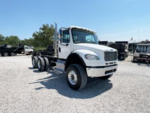 2017 Freightliner M2106 6x6 Daycab Tractor