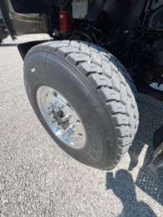 2017 Freightliner M2106 6x6 Daycab Tractor