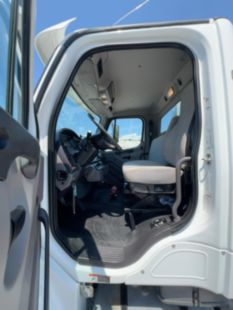 2017 Freightliner M2106 6x6 Daycab Tractor