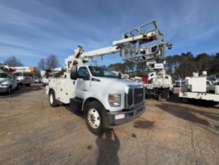 Versalift VTP-40-NE Cable Placer on 2019 Ford F750 4x2