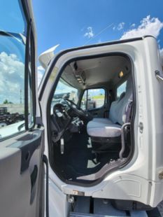 2017 Freightliner M2106 6x6 Daycab Tractor