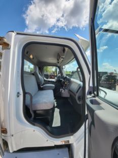 2017 Freightliner M2106 6x6 Daycab Tractor