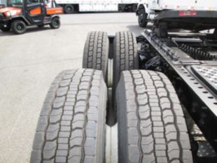 2011 Int'l Diesel 6x4 Extended Cab 7500 Tractor