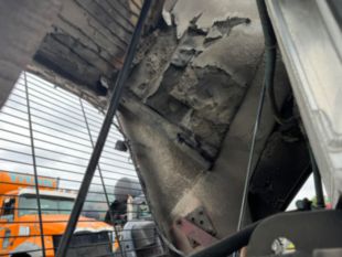 2007 Oshkosh S Series 6x6 Quad-Axle Concrete Mixer Truck