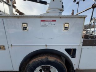 Versalift VTP-40-NE Cable Placer on 2019 Ford F750 4x2