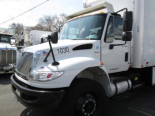 2011 Int'l Diesel 6x4 4400 Box Truck
