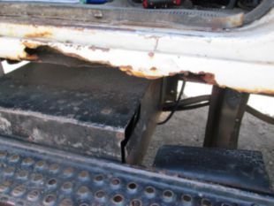 1999 Int'l Diesel 4x2 4700 Chipper Truck