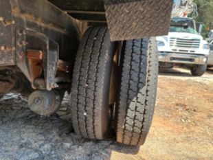 2009 Peterbilt 337 Diesel 4x2 Terex Commander 4047 Digger Derrick Truck