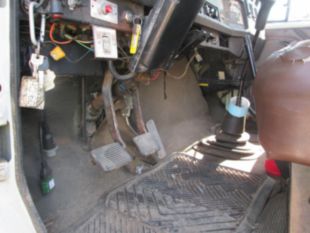 1999 Int'l Diesel 4x2 4700 Chipper Truck