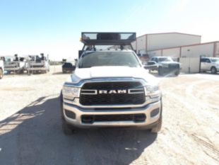 2019 RAM 5500 4x4 Flatbed Truck